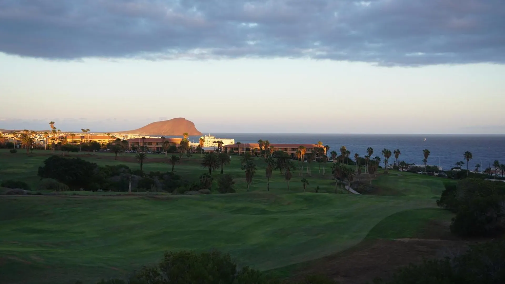 Golf Del Sur Apartment - Magnificent Panorama Of The Ocean, El Teide, And Montana Roja San Miguel de Abona Spain
